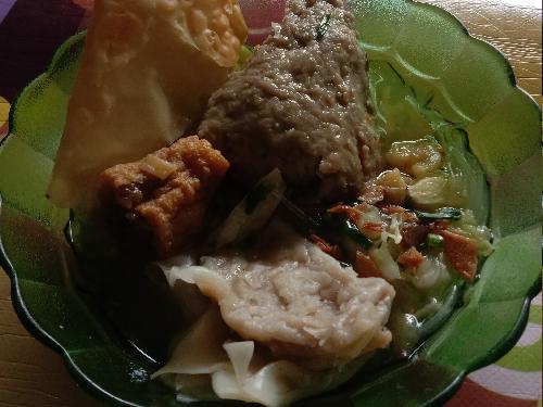 Warung Prapatan Blok L: Rasa Autentik yang Menggoda Setiap Hari
